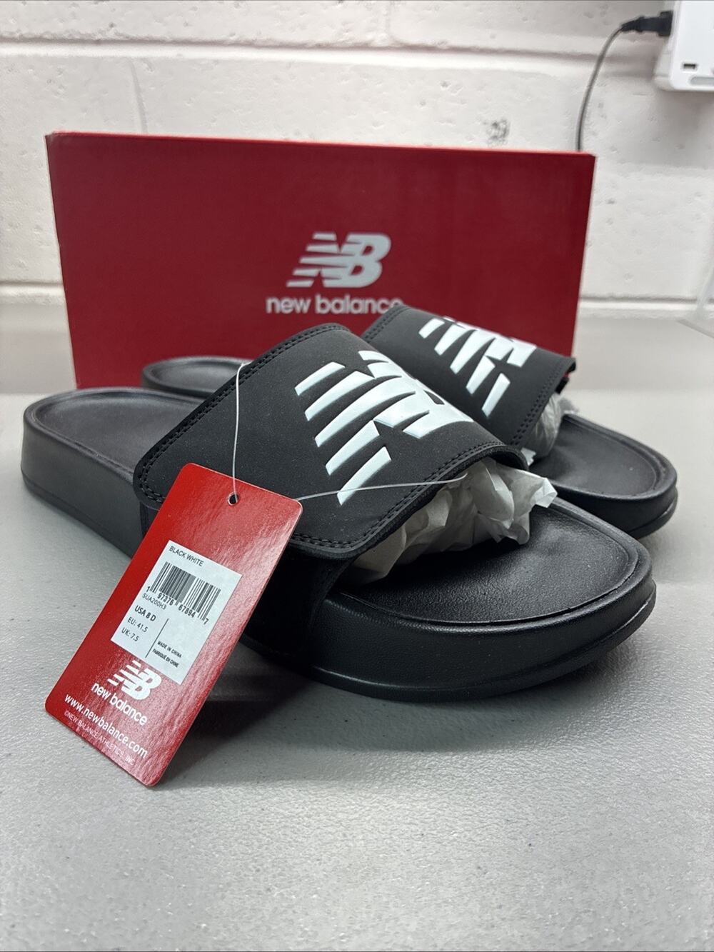 New Balance 200 Adjustable Black/White Slide Sandals Men’s 8 Or Women’s 9.5 NIB